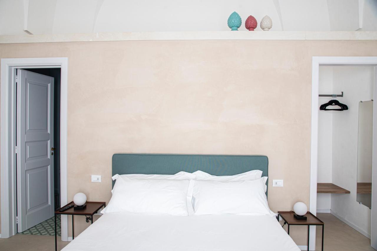 Palazzo Garibaldi - Luxury Suites กาลาตีนา ภายนอก รูปภาพ