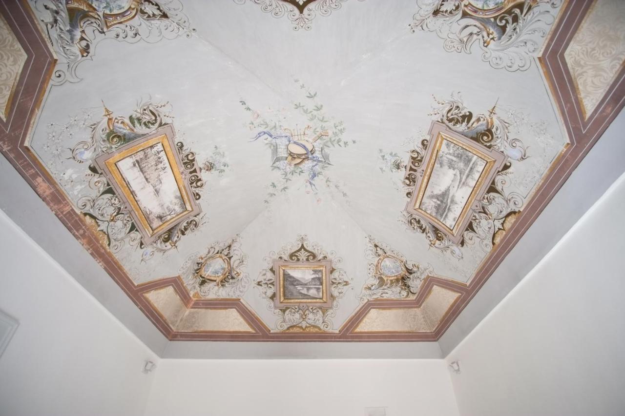 Palazzo Garibaldi - Luxury Suites กาลาตีนา ภายนอก รูปภาพ